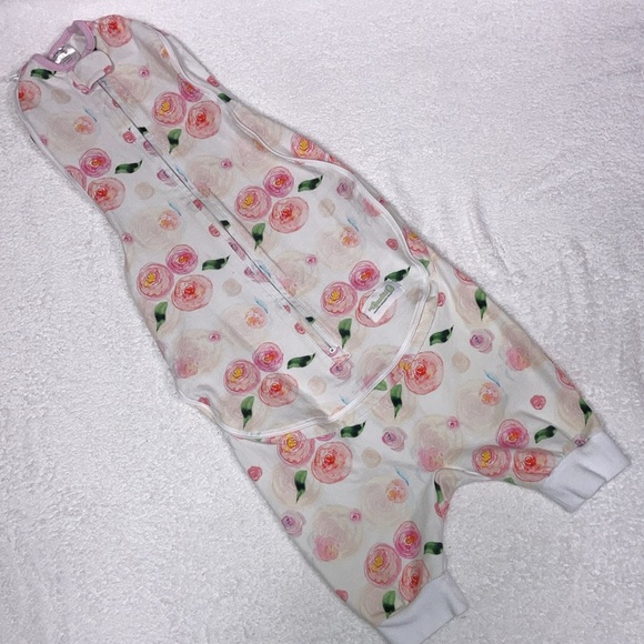 Woombie Grow with Me Baby Swaddle with Leggies, Buzzy Cars, 0-18 Months - Picture 3 of 7